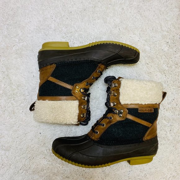 Tommy Hilfiger Rian Lace-Up Winter Boots - Picture 2 of 12